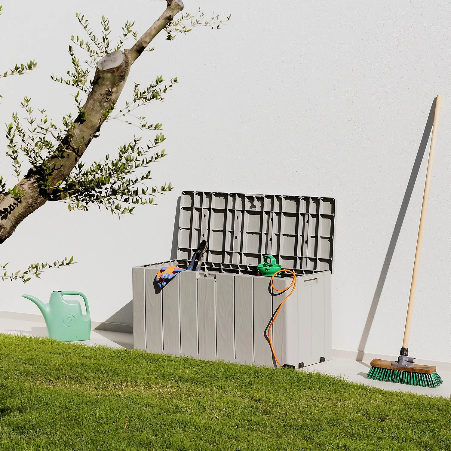 Toomax Bravo Garden Storage Box 270L - Warm Grey 10 Toomax Bravo Garden Storage Box 270L - Warm Grey - Image 10